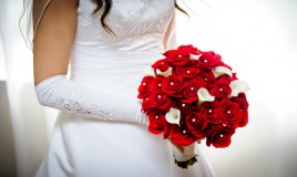 bouquet sposa con rose rosse, bouquet sposa con rose, bouquet matrimonio con rose