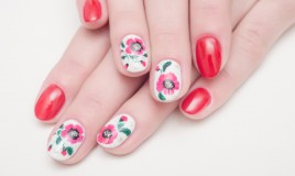 nail art, fiori stilizzati, decorazioni unghie
