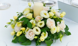 matrimonio, centrotavola, fiori e candele