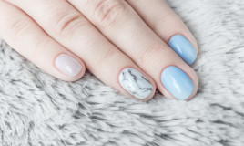 nail art, effetto marmo, trend decorazione unghie