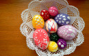 decorazioni pasquali uncinetto, uova rivestite uncinetti, uova uncinetto schemi