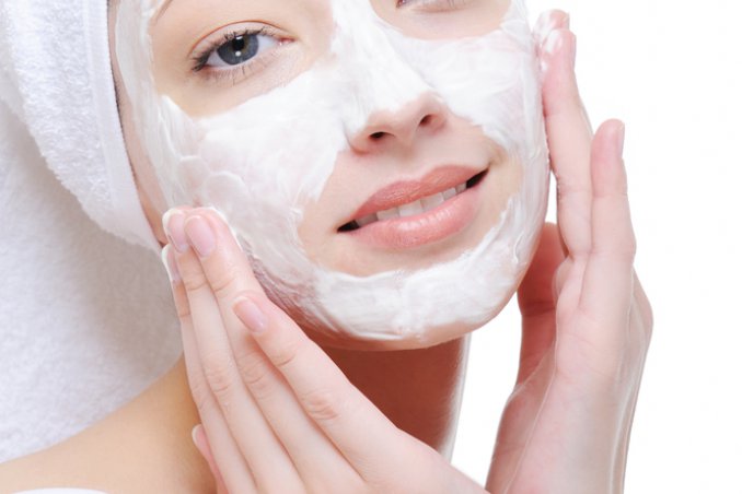 La maschera di bellezza è il modo più semplice per curare il viso