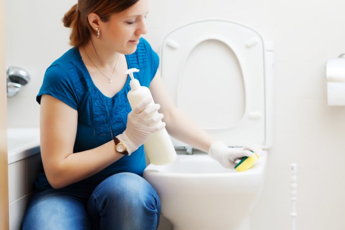 bagno pulizia prodotti ecologici igiene lavaggio profondo aceto bicarbonato