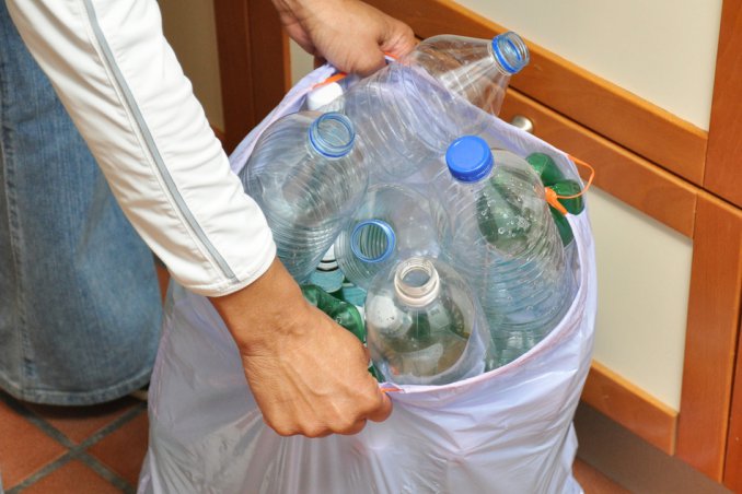 plastica riciclo raccolta differenziata biodegradabile utilizzo