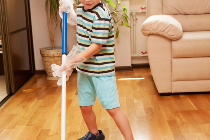 lavoretti famiglia aiutare gioco bambini pulizie casa 
