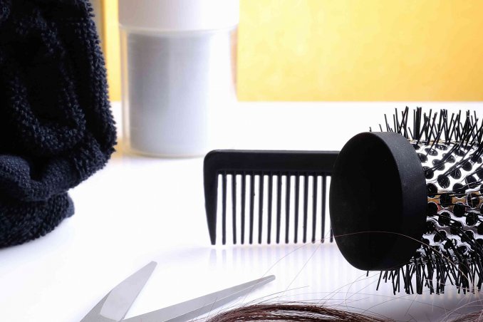 come pulire le spazzole per capelli