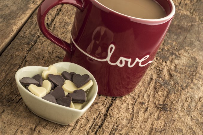 cioccolata calda in tazza san valentino