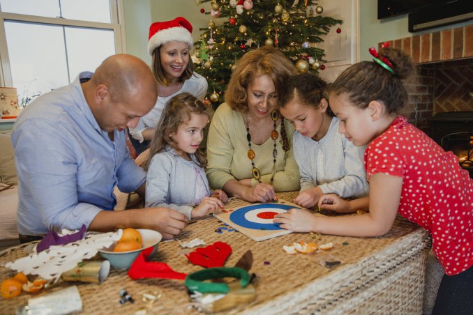 Foto Di Natale Famiglia.Una Giornata Spassosa Con I 5 Giochi Di Natale Piu Divertenti Donnad