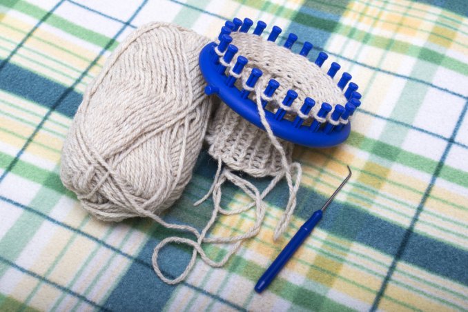 lavorare a maglia, maglia con telaio