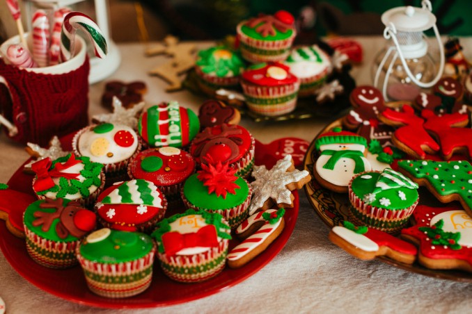 decorazioni natalizie pasta di zucchero, cake design natale, pasta di zucchero natale