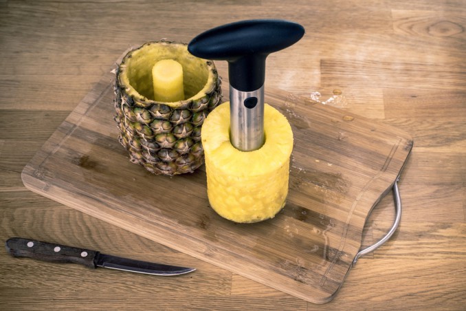 taglia ananas, come si usa, pulizia frutto