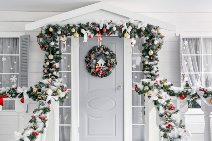 Decorazioni Natalizie Fuori Porta.5 Idee Particolari Per Annunciare Il Natale Donnad