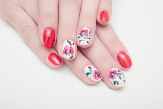 nail art, decorazione unghie, fiori