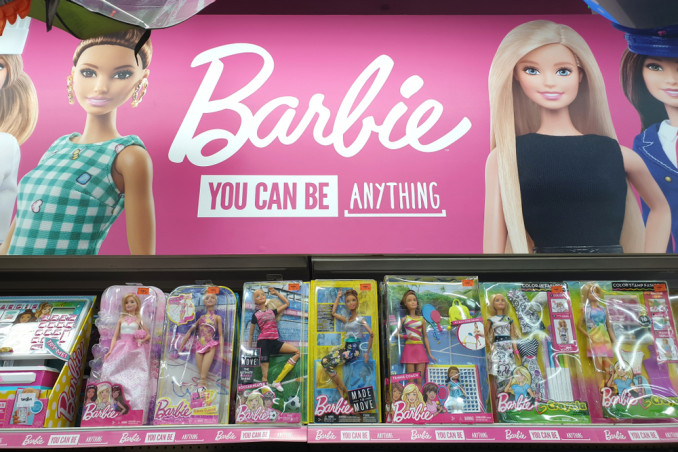 Sarah Gilbert diventa Barbie per avvicinare le ragazze alla scienza